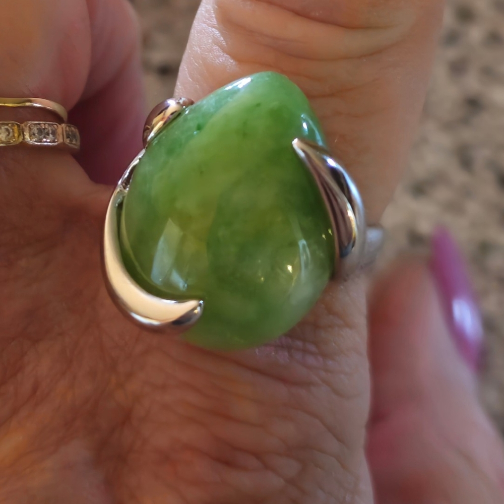 Vintage green jade. Set in 925 silver